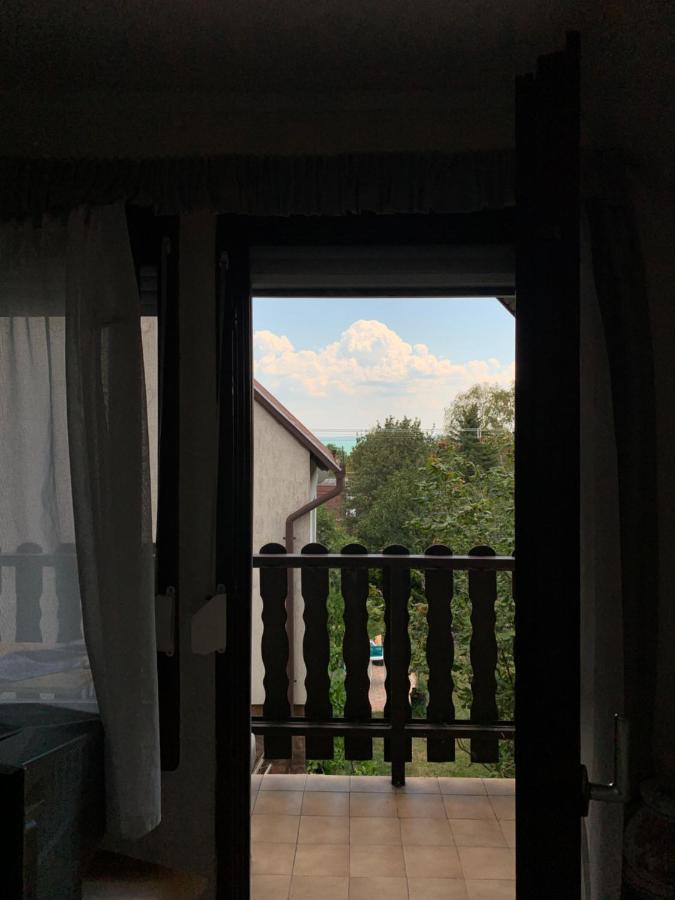 Whitehouse Alsoors Aparthotel Екстериор снимка